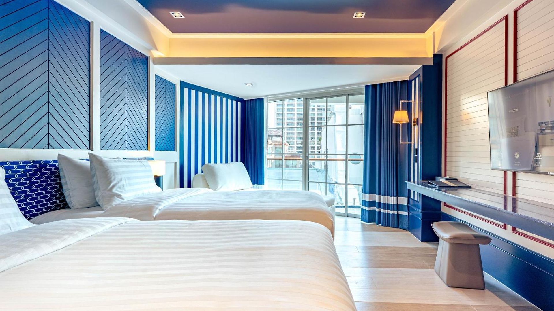 The Cruise โรงแรม