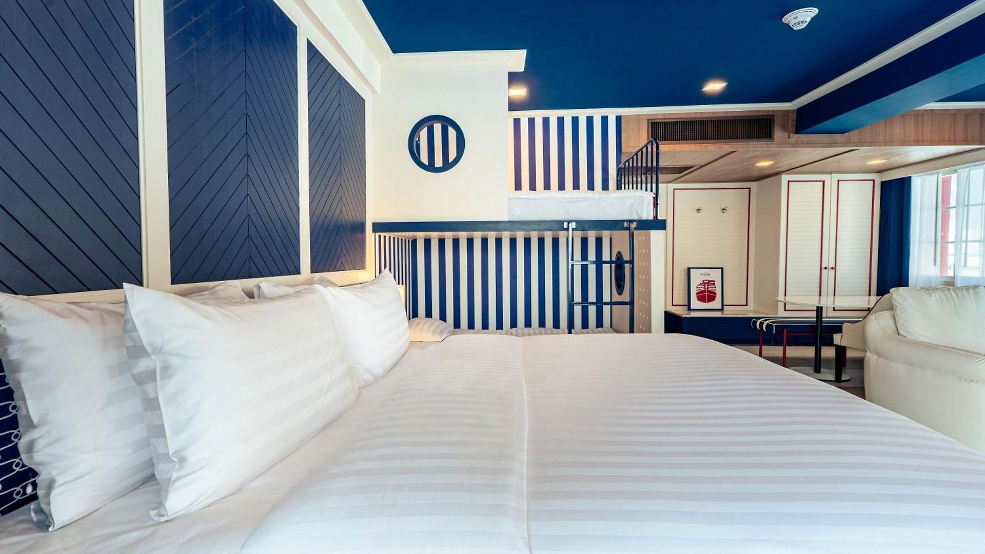 The Cruise โรงแรม 4*