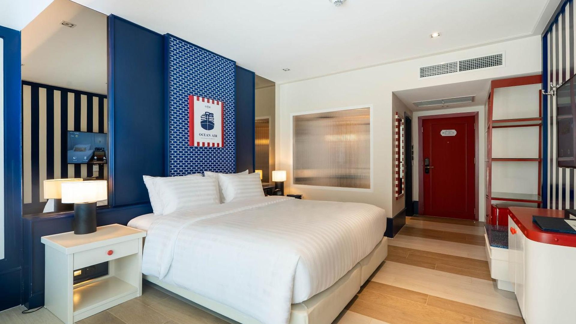 โรงแรม The Cruise