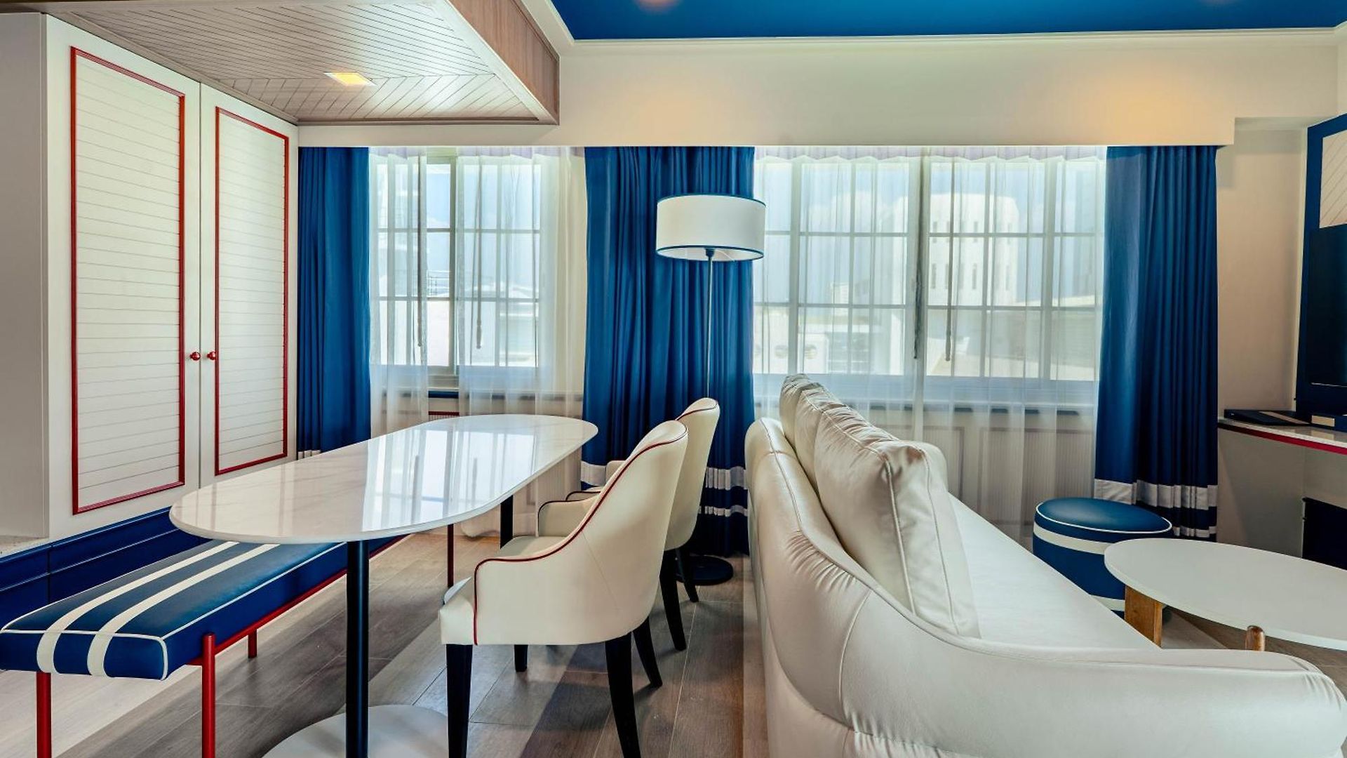 The Cruise โรงแรม