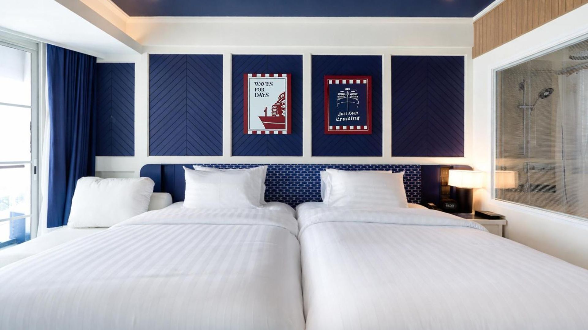 โรงแรม The Cruise