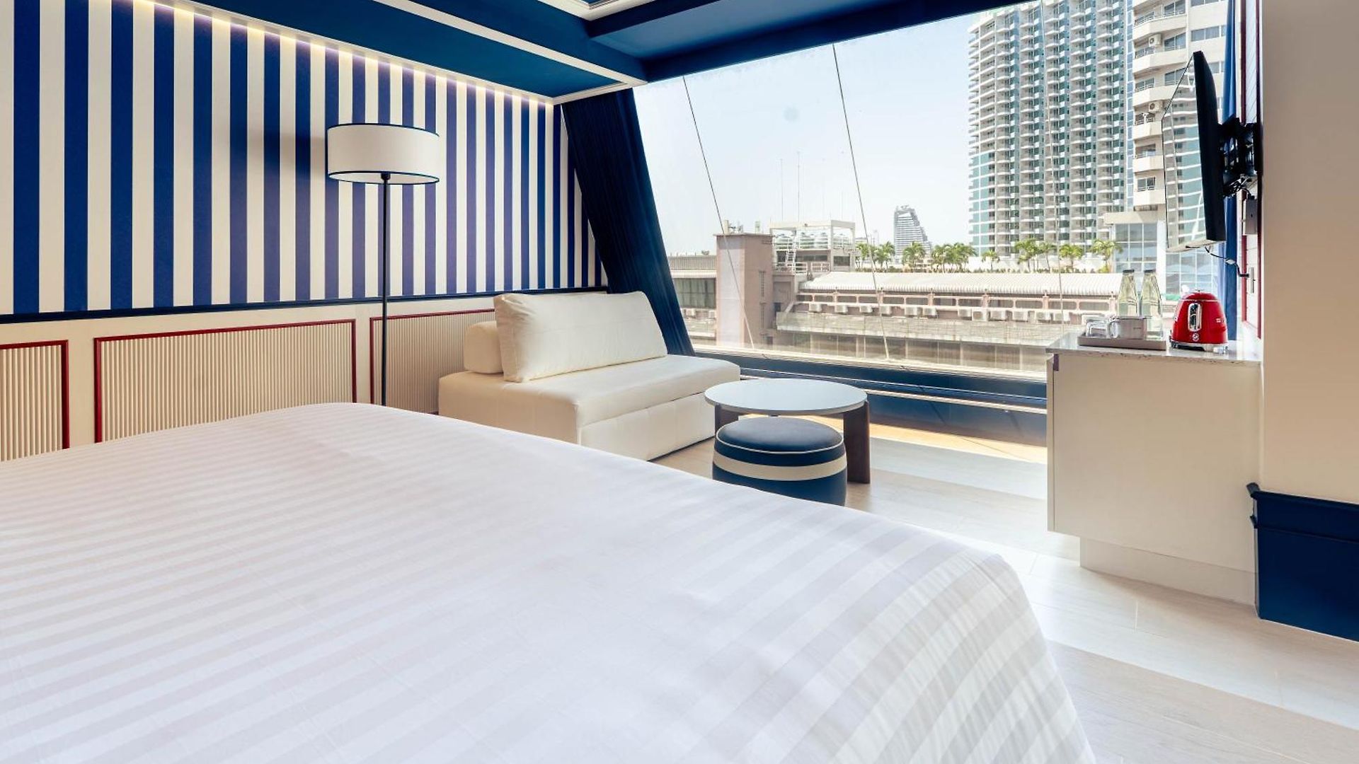 The Cruise โรงแรม 4*