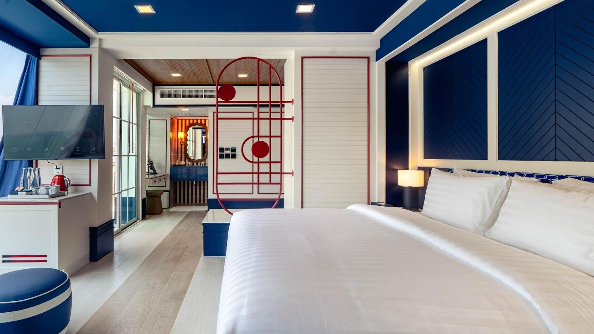 โรงแรม The Cruise 4*