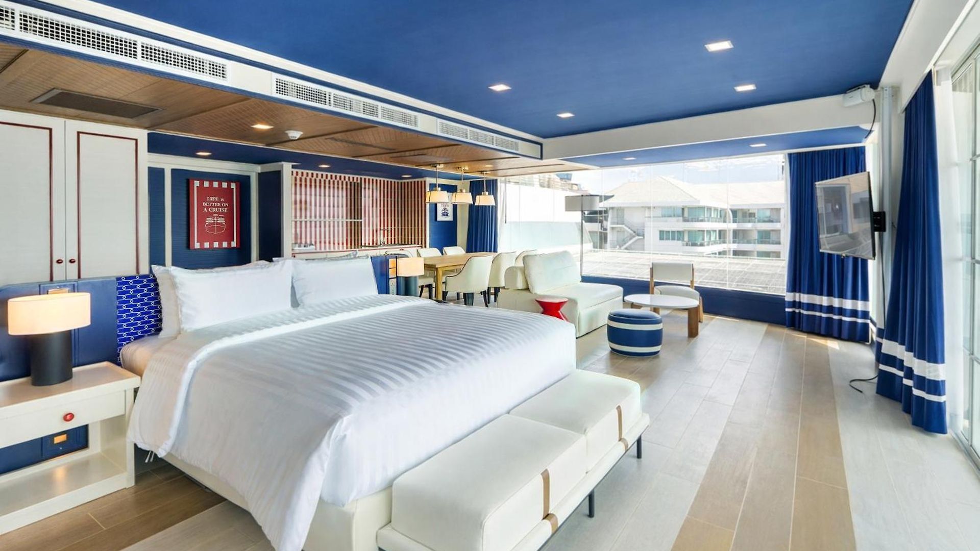 The Cruise โรงแรม 4*