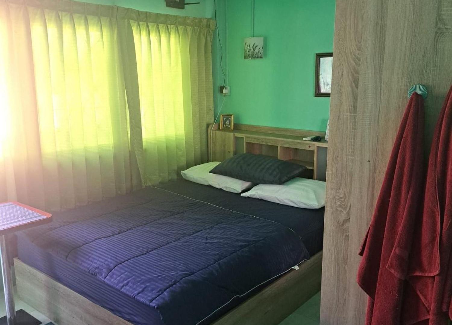 Scandalic Bar And Guest house 2*