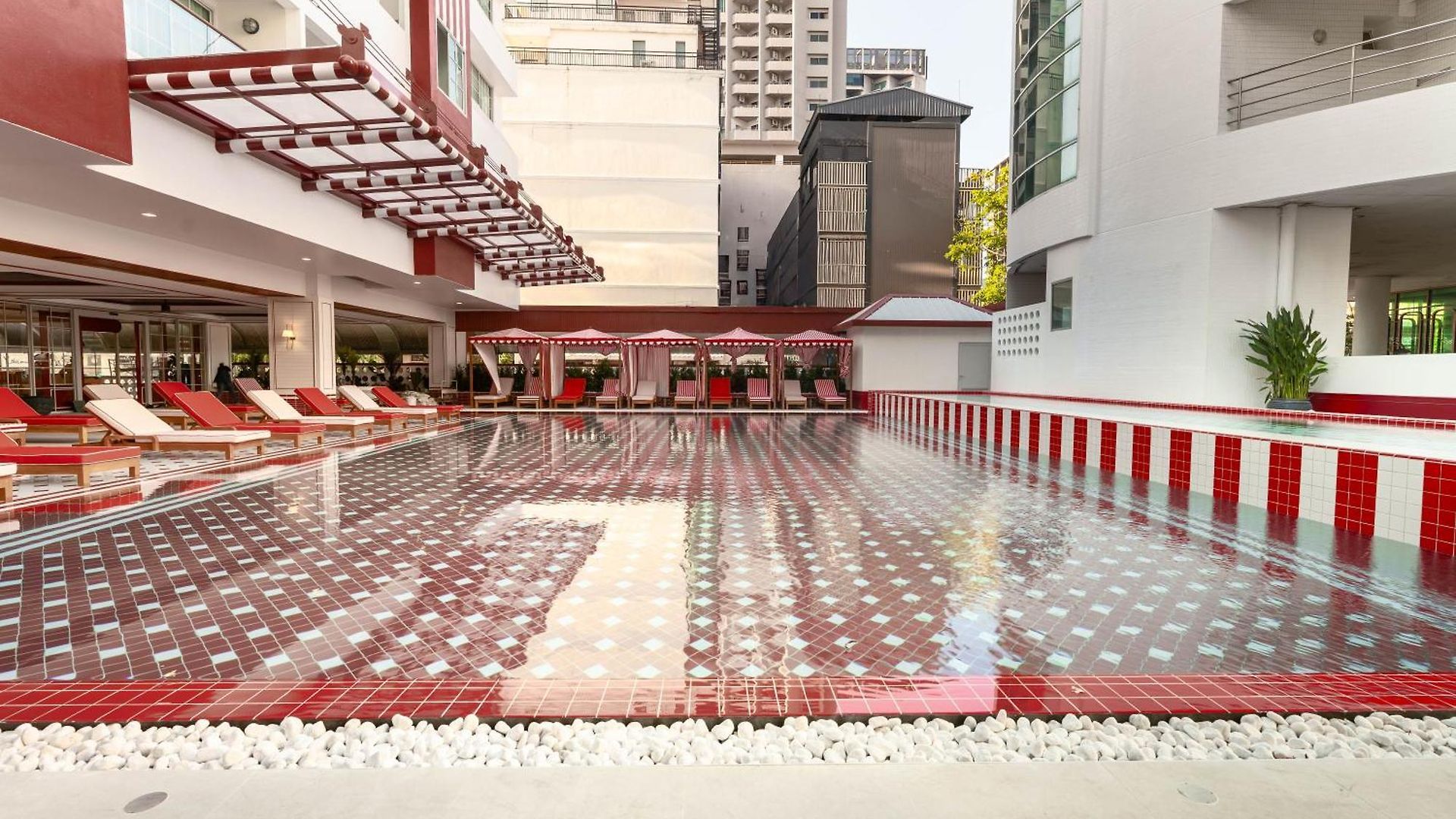 The Cruise โรงแรม 4*