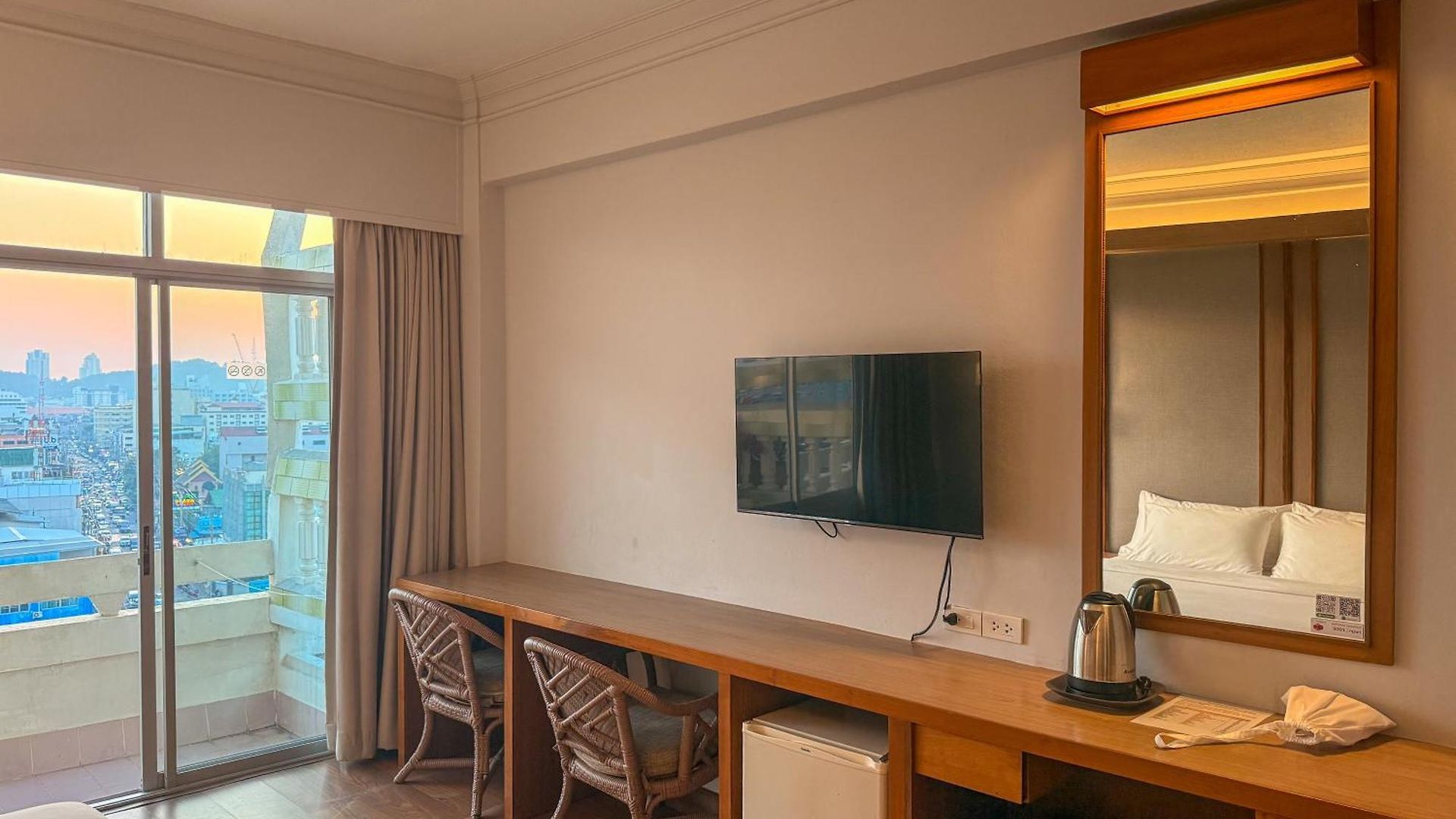 โกลเด้นบีชโฮเทล พัทยา โรงแรม
