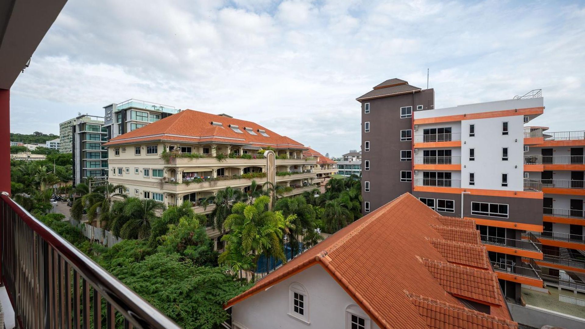 Apartment New Nordic Marcus 3 By Apartwell Pattaya