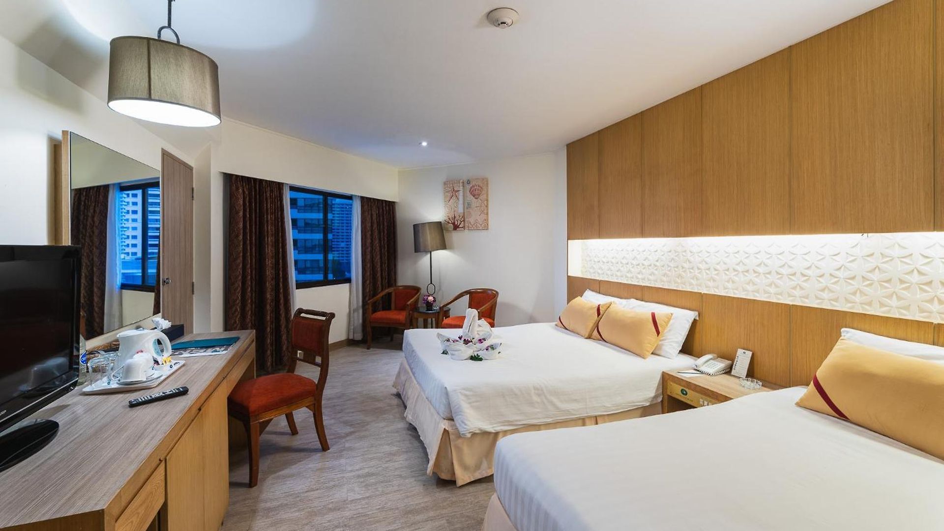 Jomtien Palm & - Family-friendly โรงแรม Pattaya