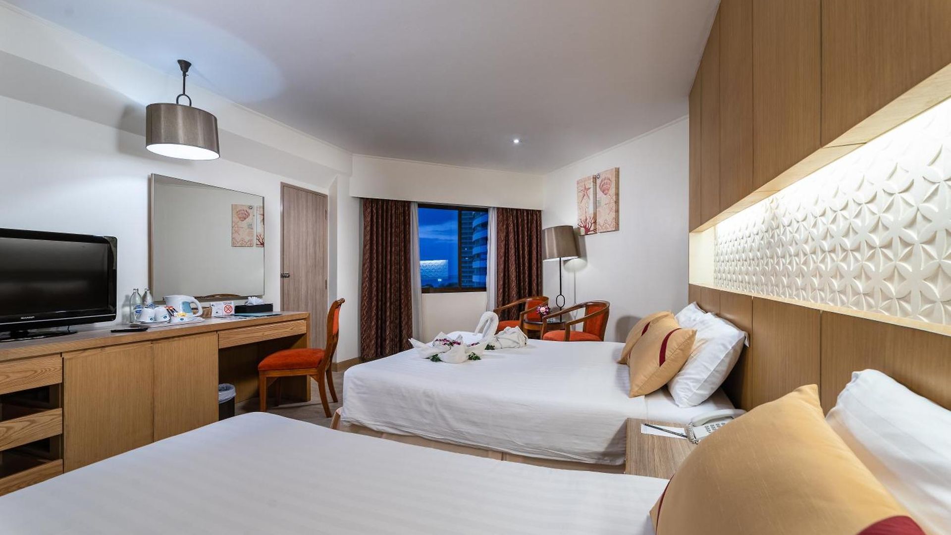 โรงแรม Jomtien Palm & - Family-friendly Pattaya