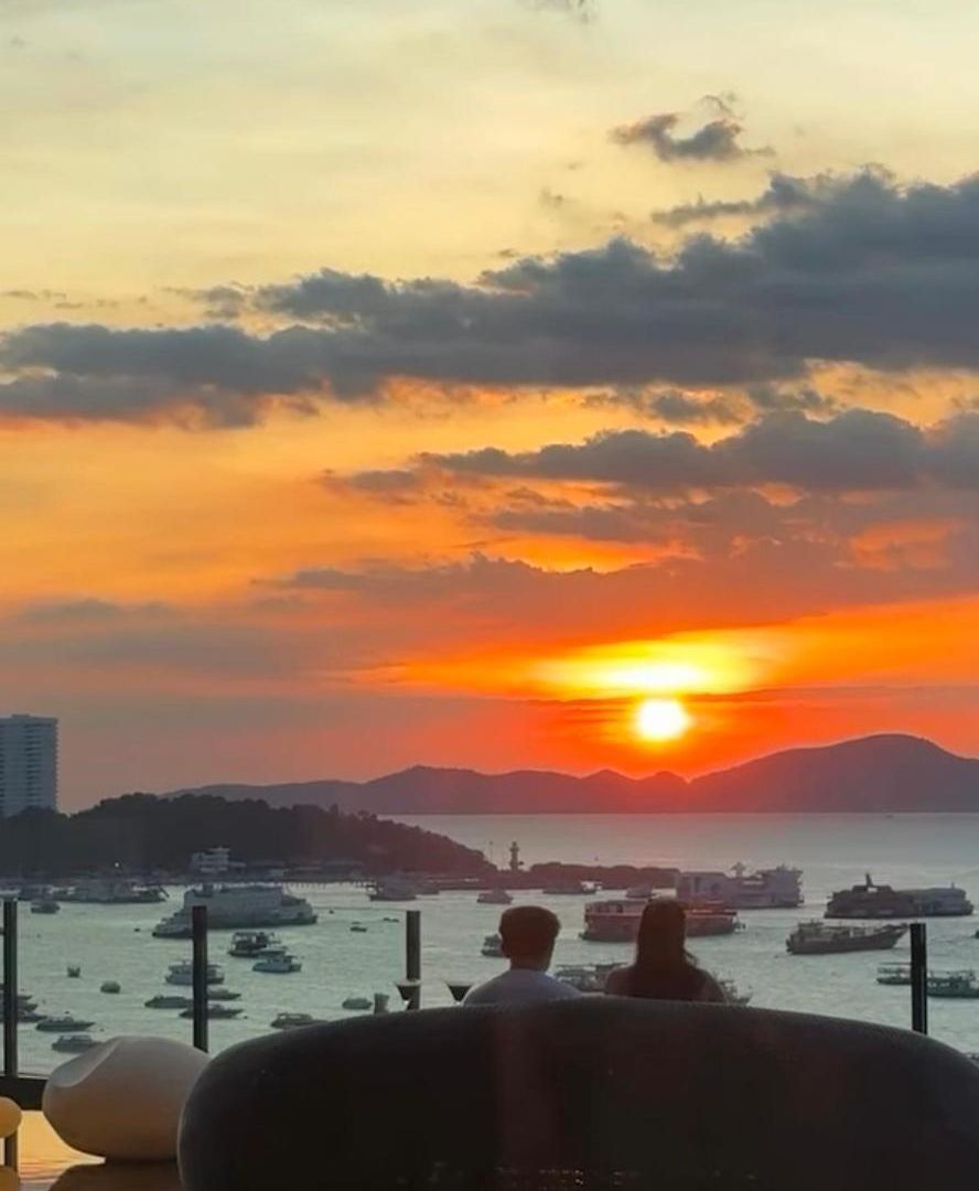 The Edge 2025 New อพาร์ทเม้น *
