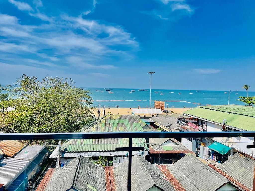 โรงแรม The Globe Hotel, Bar & Restaurant 3*