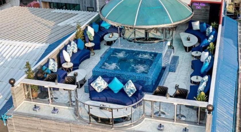 The Globe Hotel, Bar & Restaurant โรงแรม Pattaya