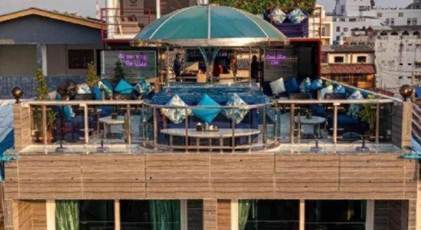 The Globe Hotel, Bar & Restaurant 3* Pattaya