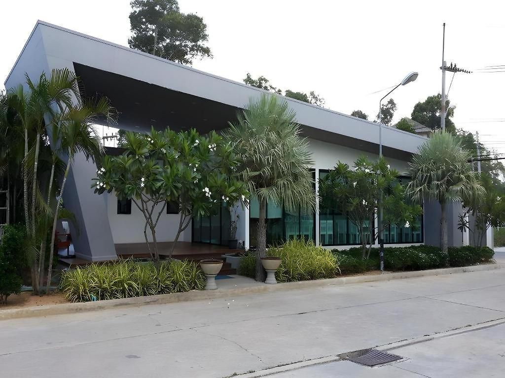 Sritrakul Place 3*