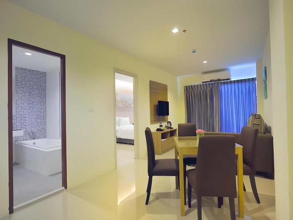 โรงแรม R-con @ Siam Pattaya