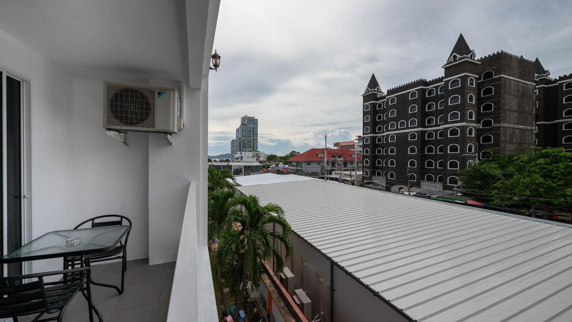 New Nordic Club 2 By Apartwell อพาร์ทเม้น