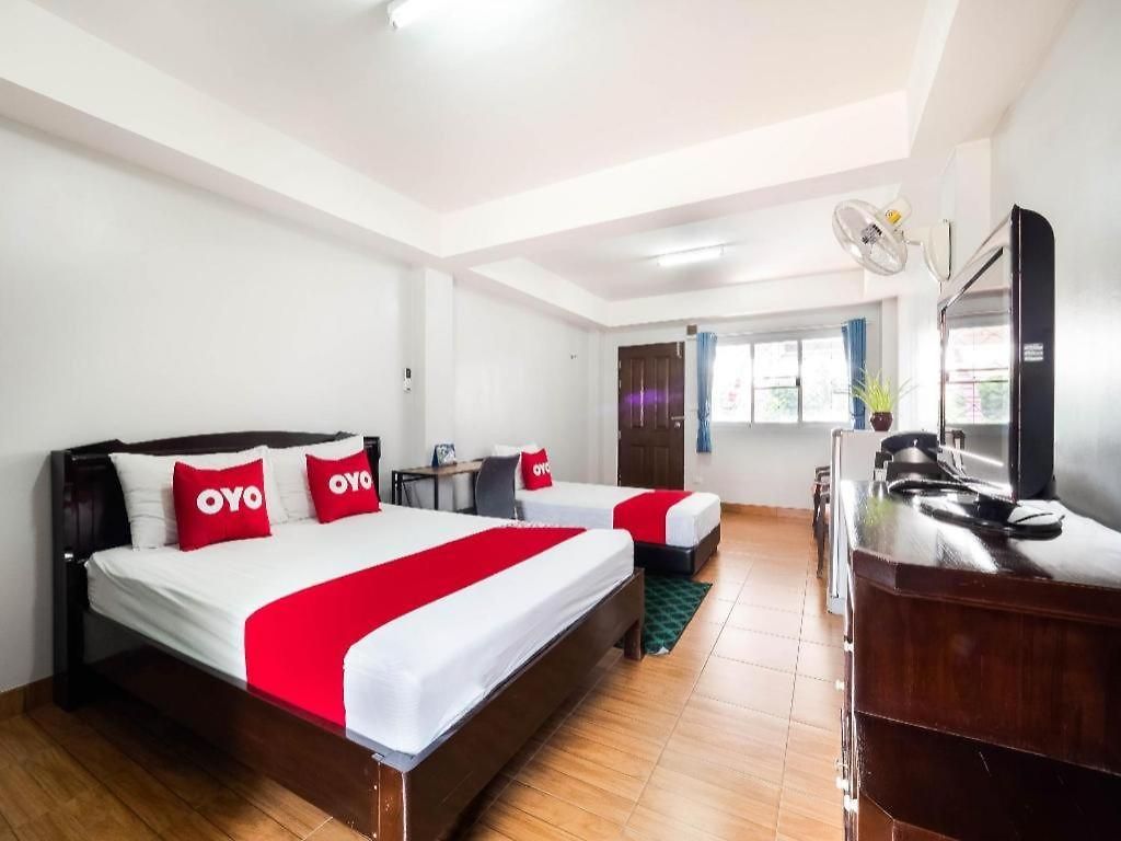 Oyo 1157 Ploy Pailin Place โรงแรม 2*