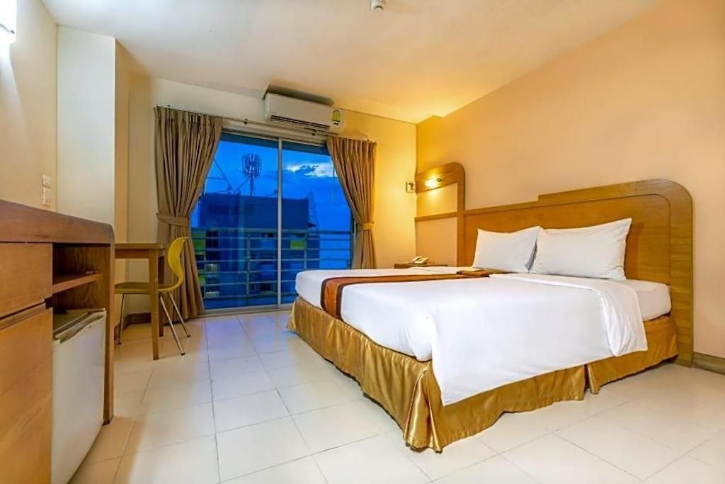 โรงแรม Eastiny Plaza 3*