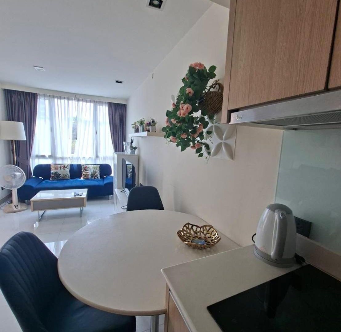 Stunning Unit Situated In