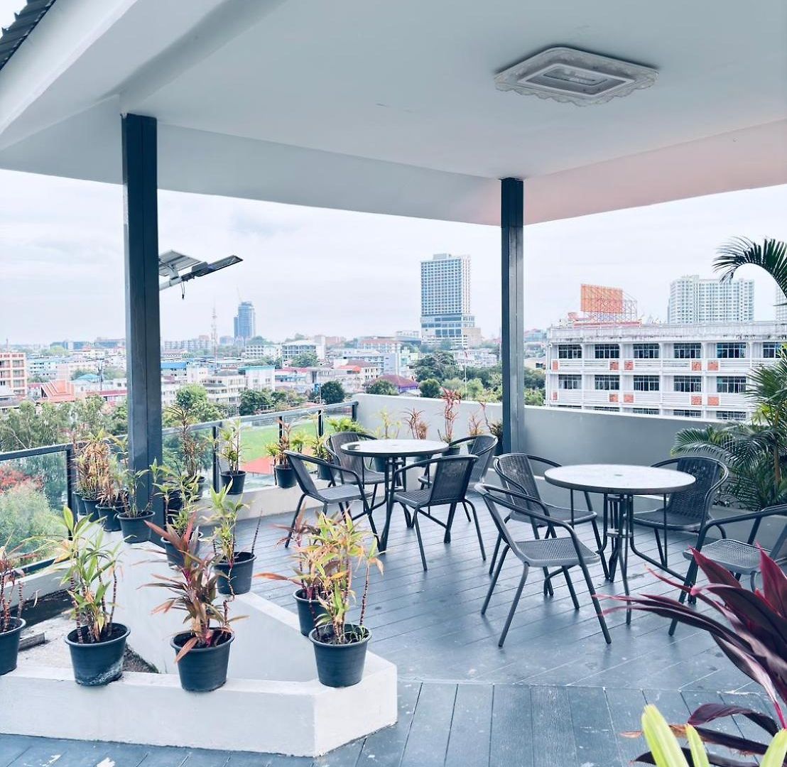 โรงแรม Dday Luxury By D-eco Wellness Centre 4*