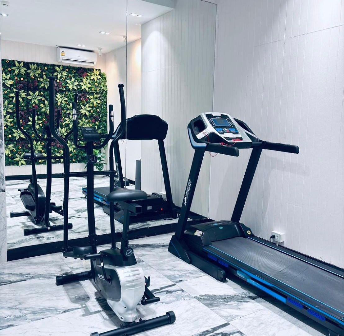 Dday Luxury By D-eco Wellness Centre โรงแรม