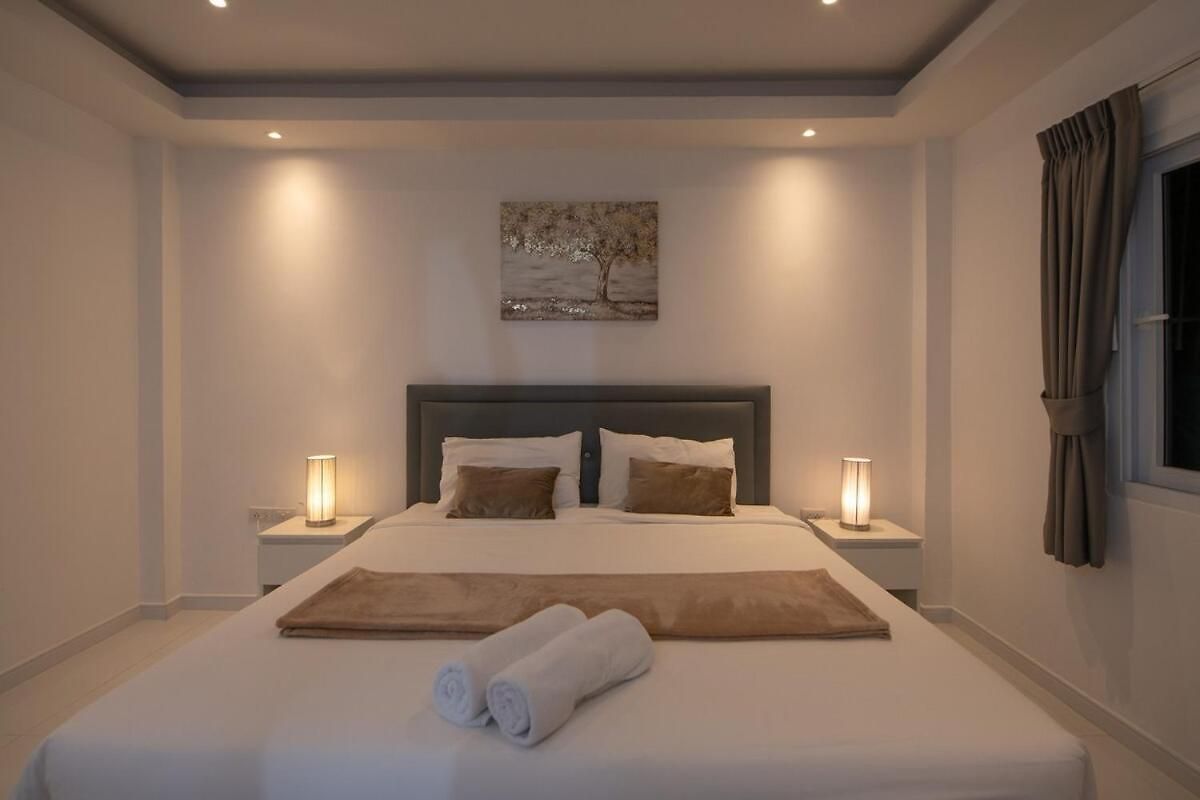 129 Wongamat, 4br, 300m From วิลล่า Pattaya