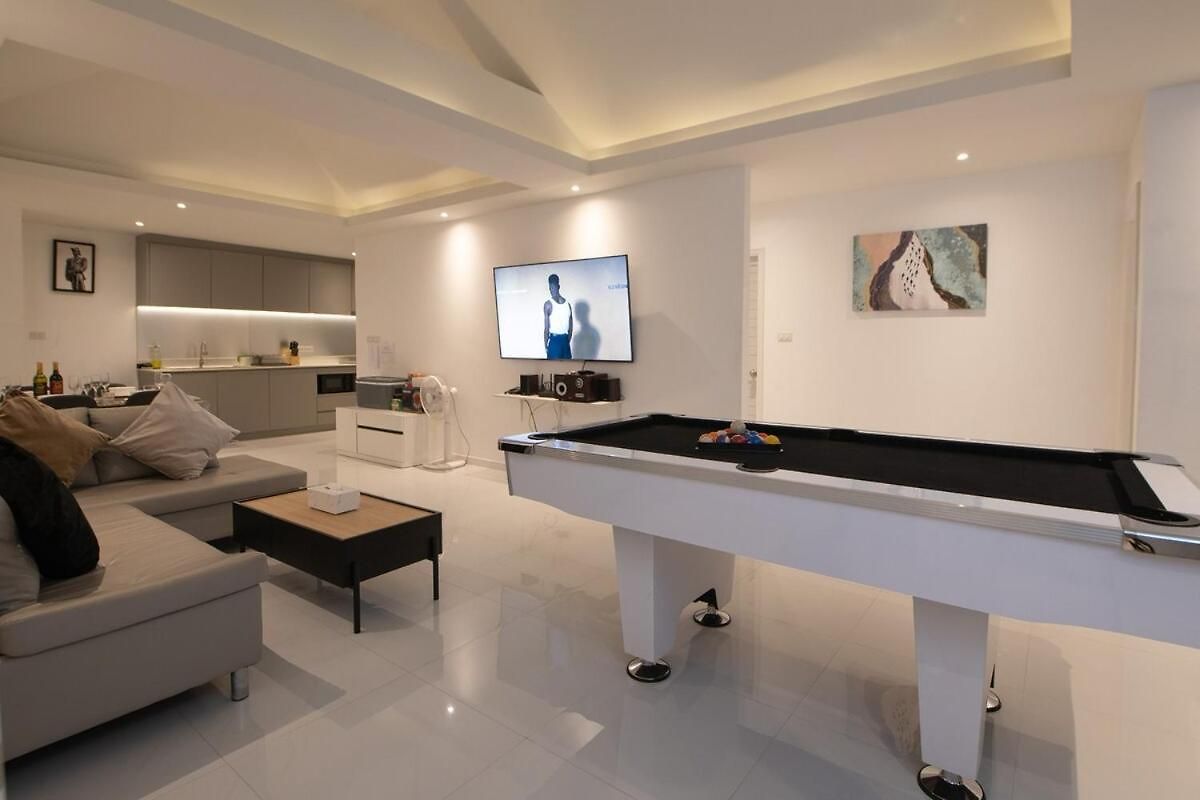 129 Wongamat, 4br, 300m From *