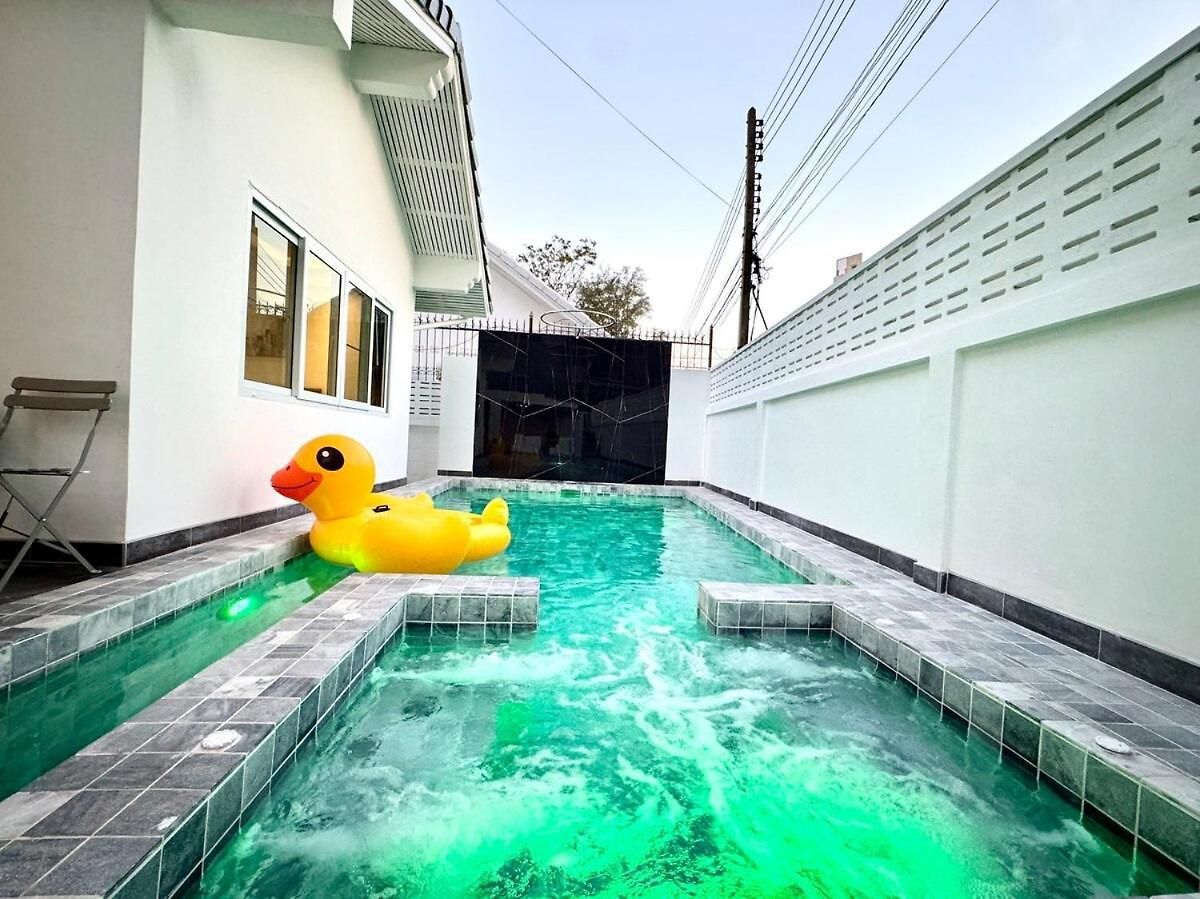 129 Wongamat, 4br, 300m From วิลล่า Pattaya