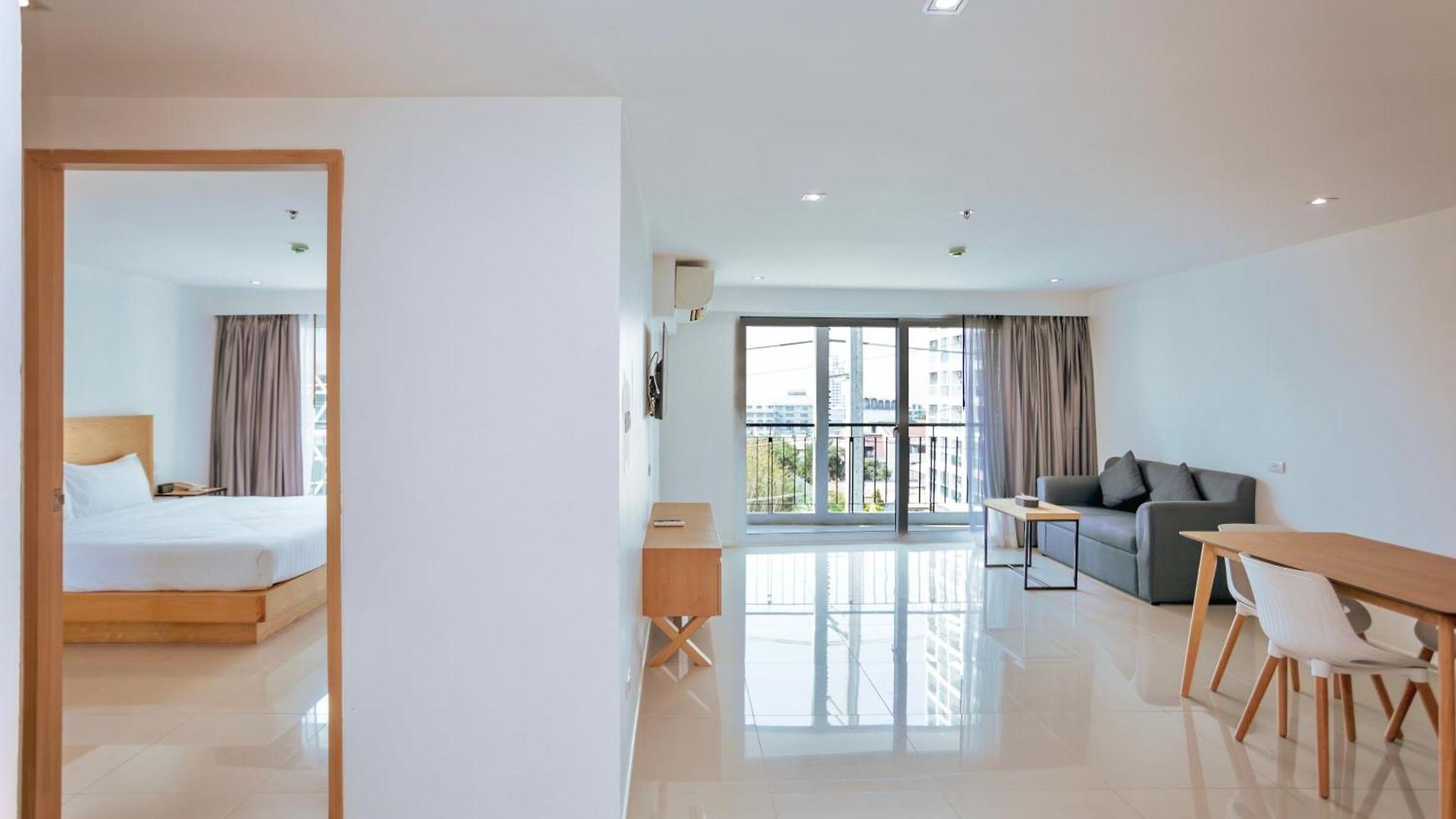 โรงแรม Fourium And Serviced Pattaya