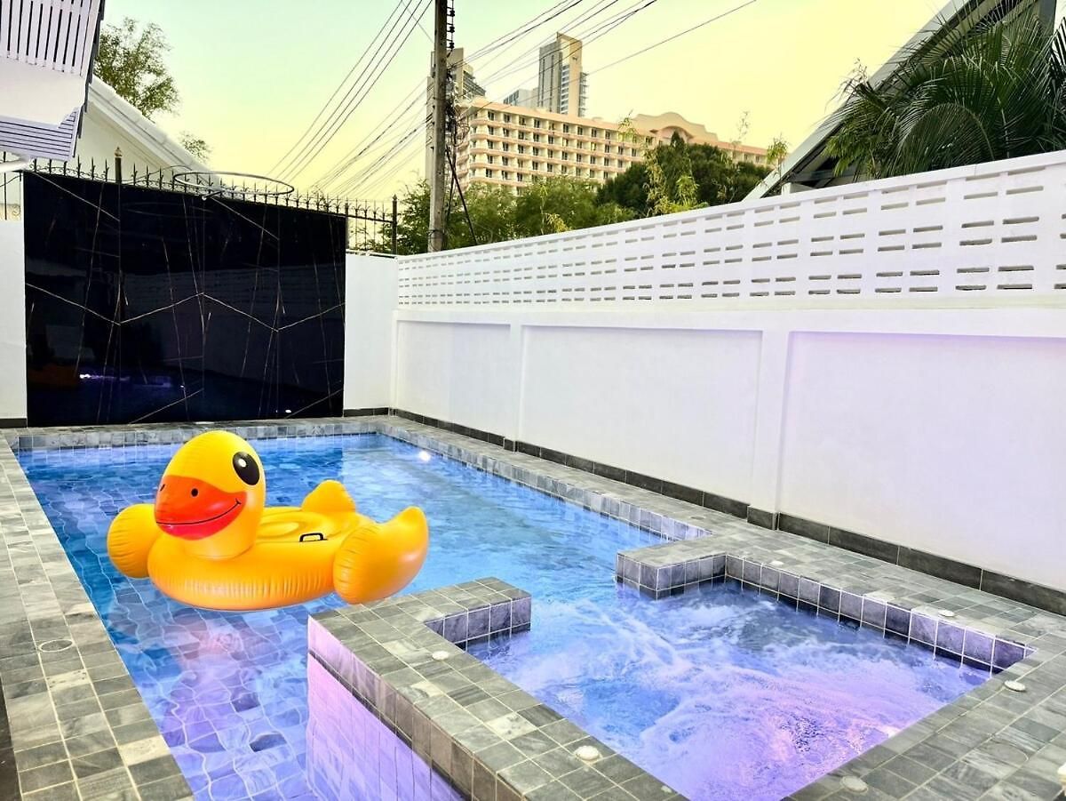 129 Wongamat, 4br, 300m From วิลล่า *