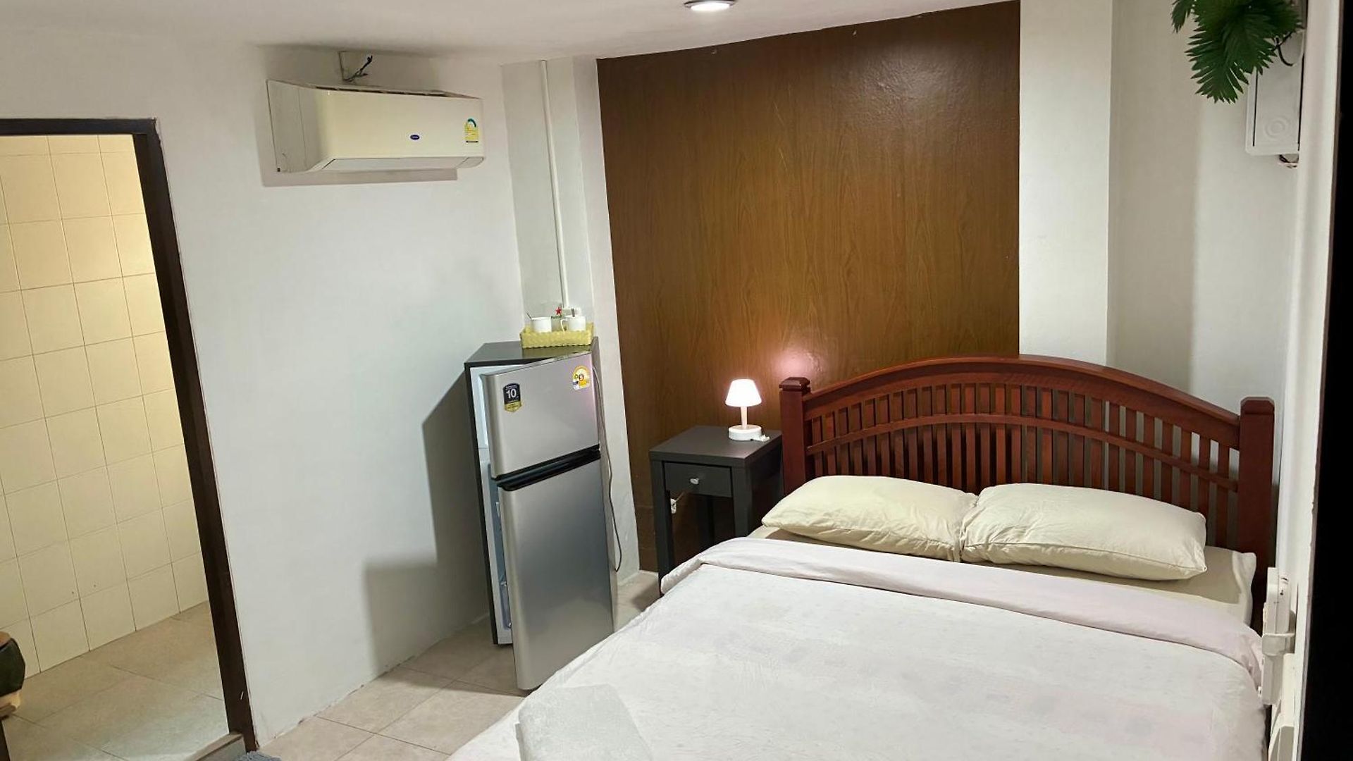 Farang House อพาร์ตโฮเทล 3*