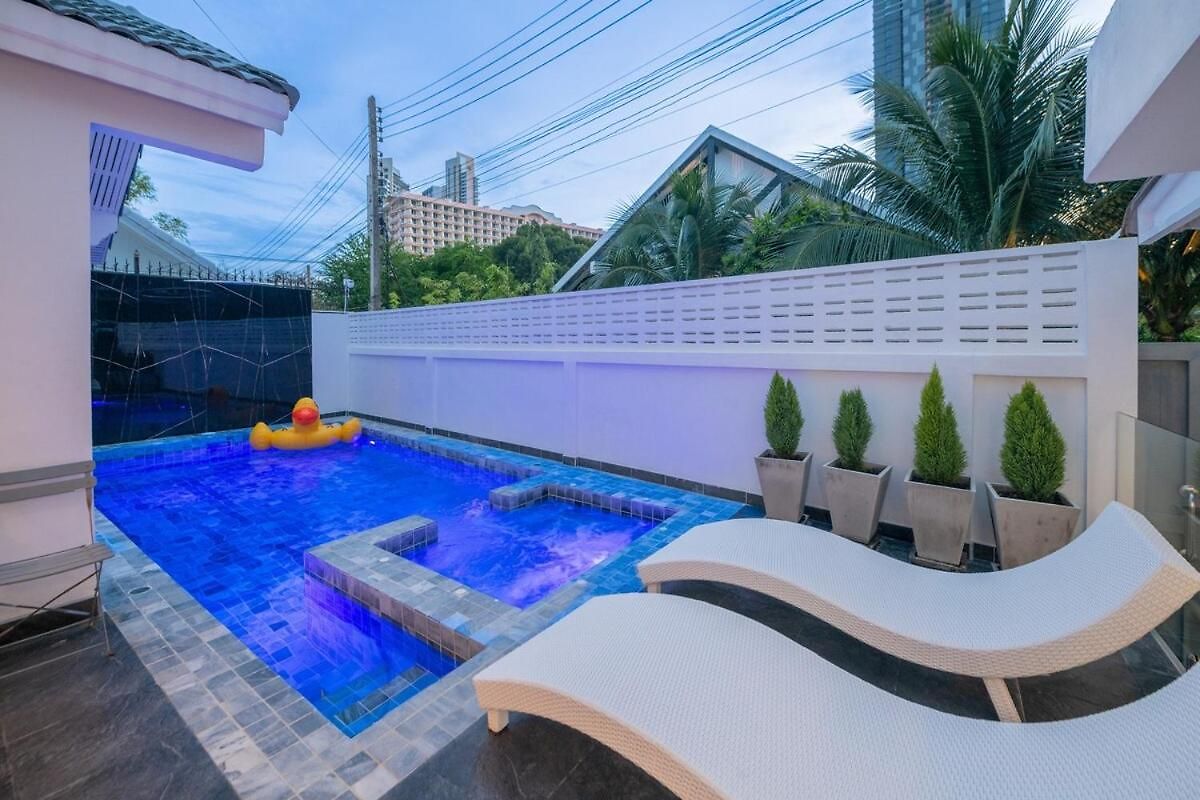 129 Wongamat, 4br, 300m From วิลล่า