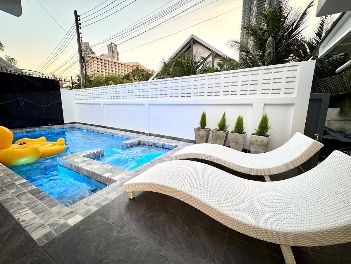 วิลล่า 129 Wongamat, 4br, 300m From