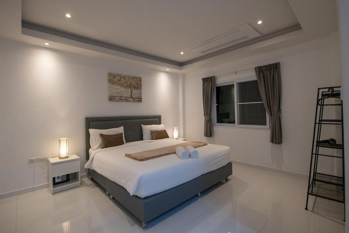 129 Wongamat, 4br, 300m From วิลล่า Pattaya
