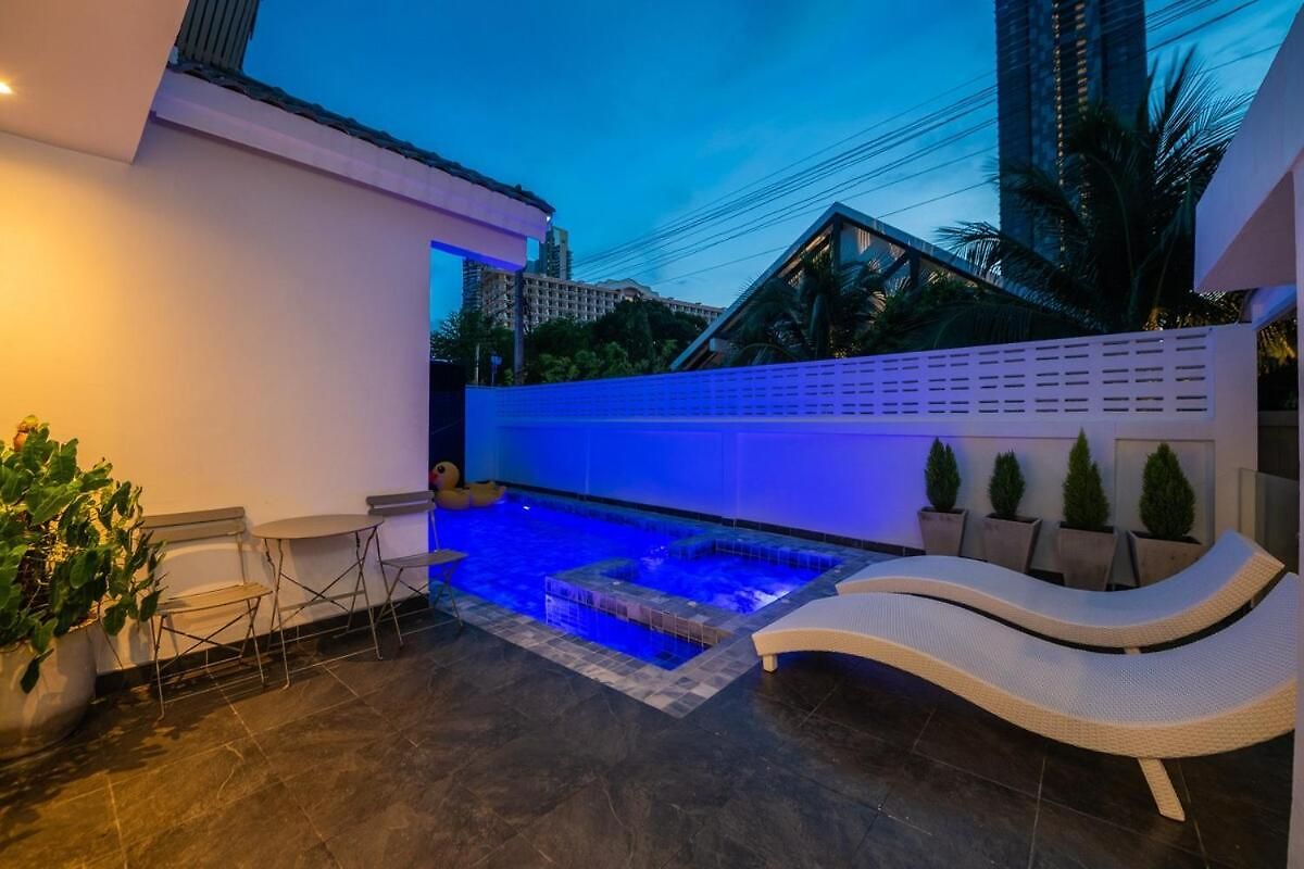 วิลล่า 129 Wongamat, 4br, 300m From