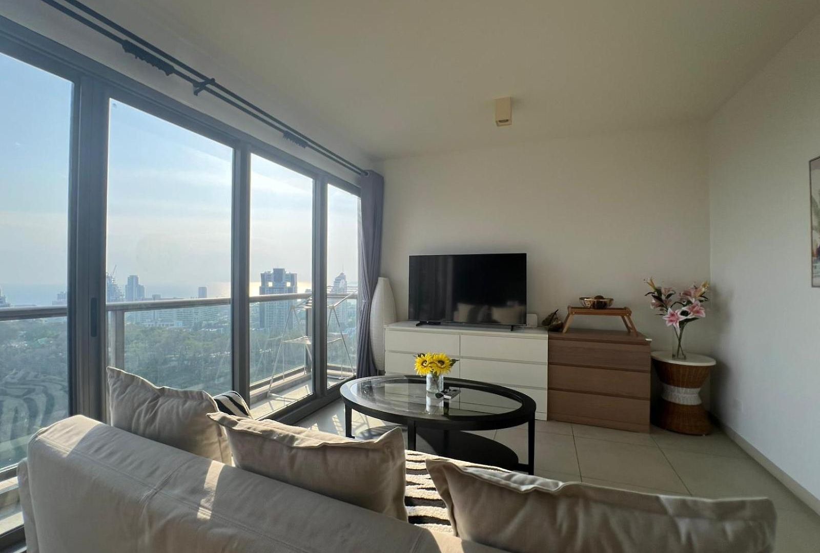 2 Bed High Floor Sea View - In *