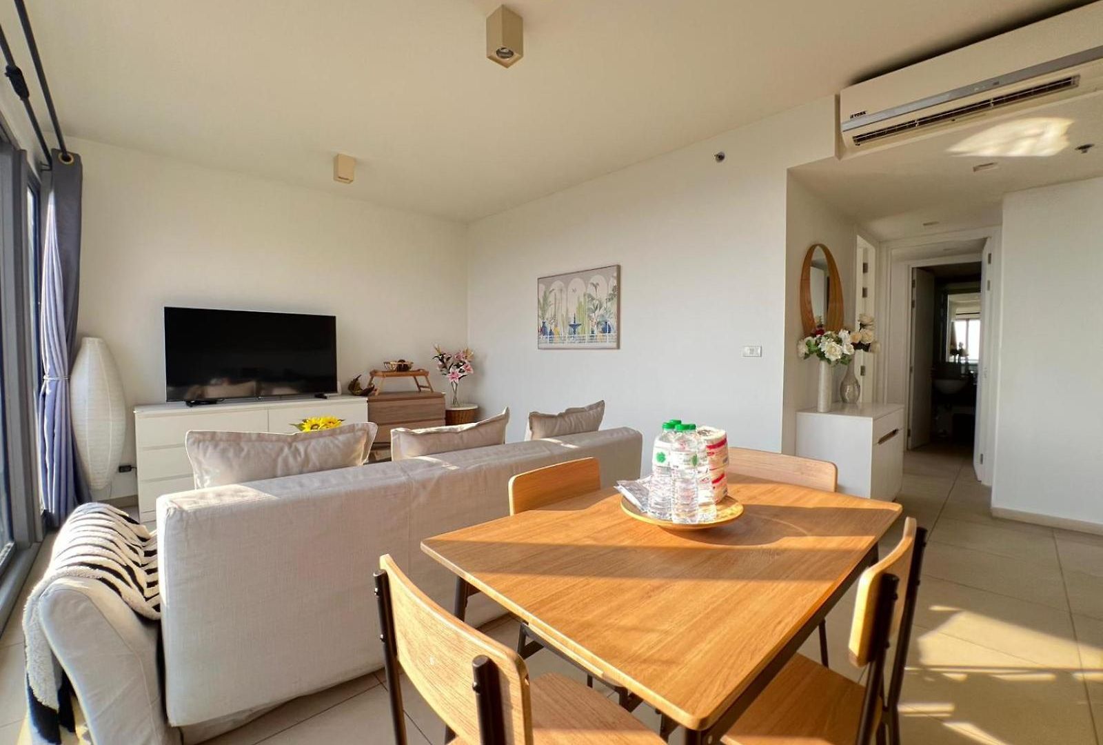 อพาร์ทเม้น 2 Bed High Floor Sea View - In *