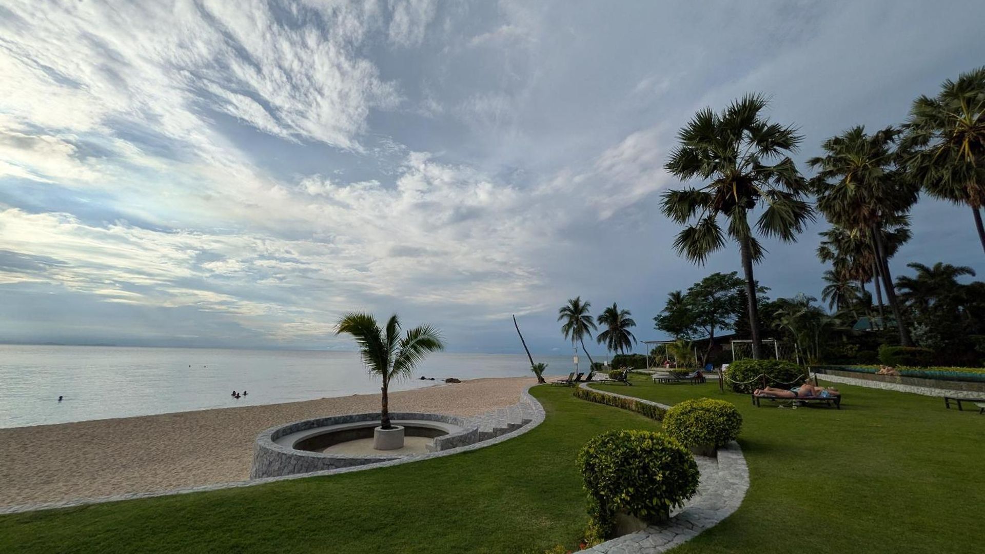 อพาร์ทเม้น The Palm Wongamat Luxury