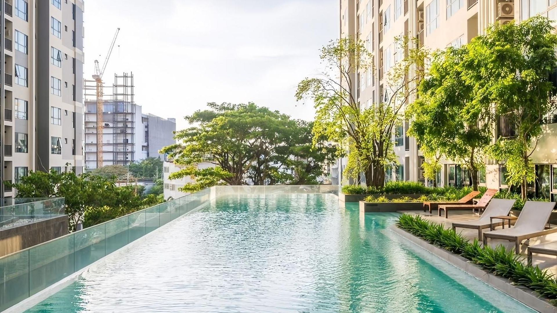 The Base อพาร์ทเม้น