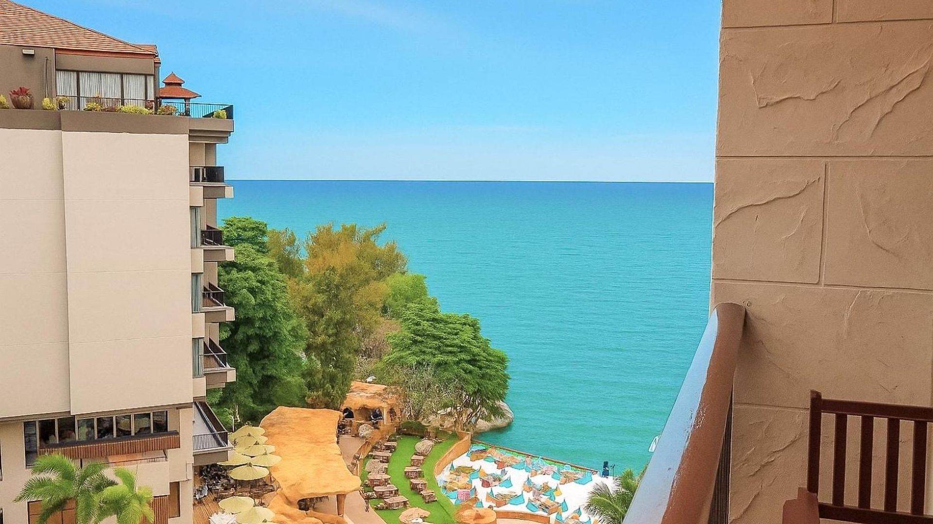 Garden Cliff And Pattaya