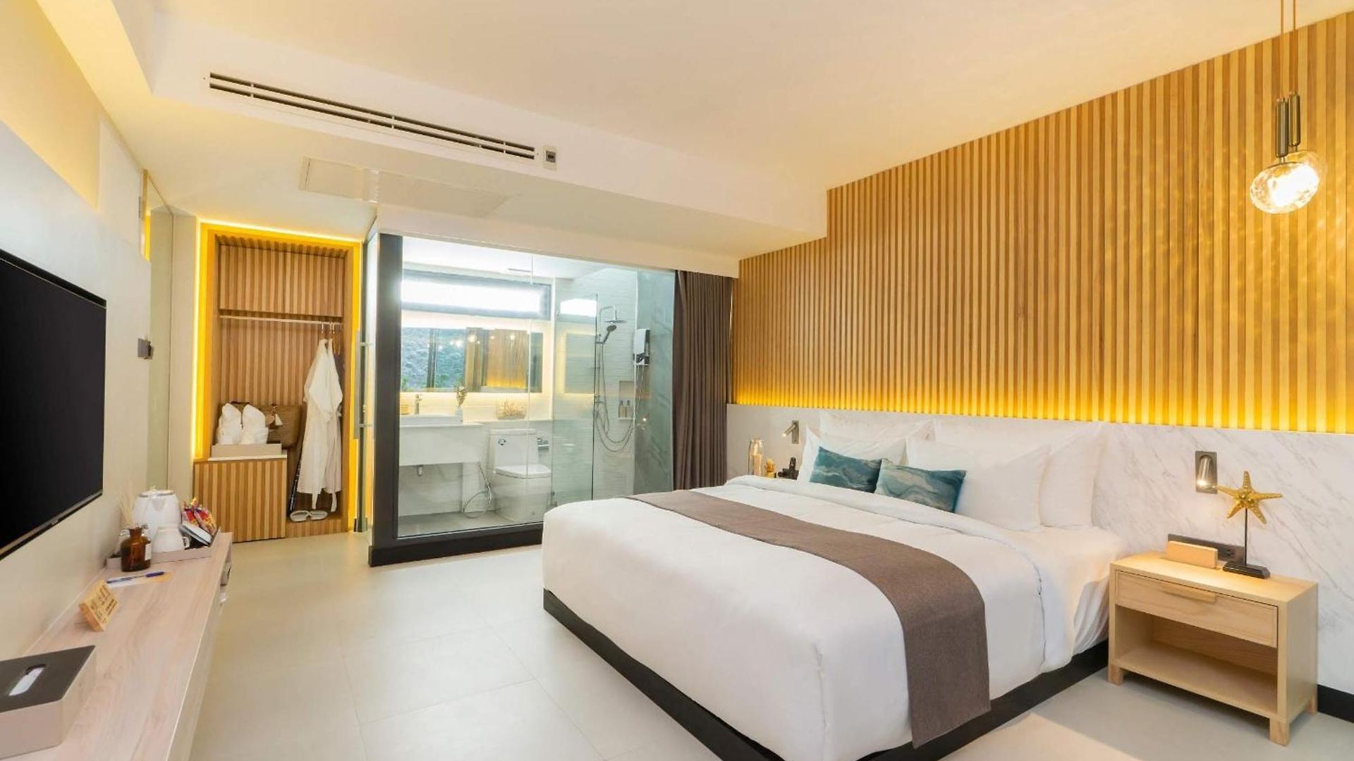 Mila Kohlarn มิ-ลา เกาะล้าน * Pattaya