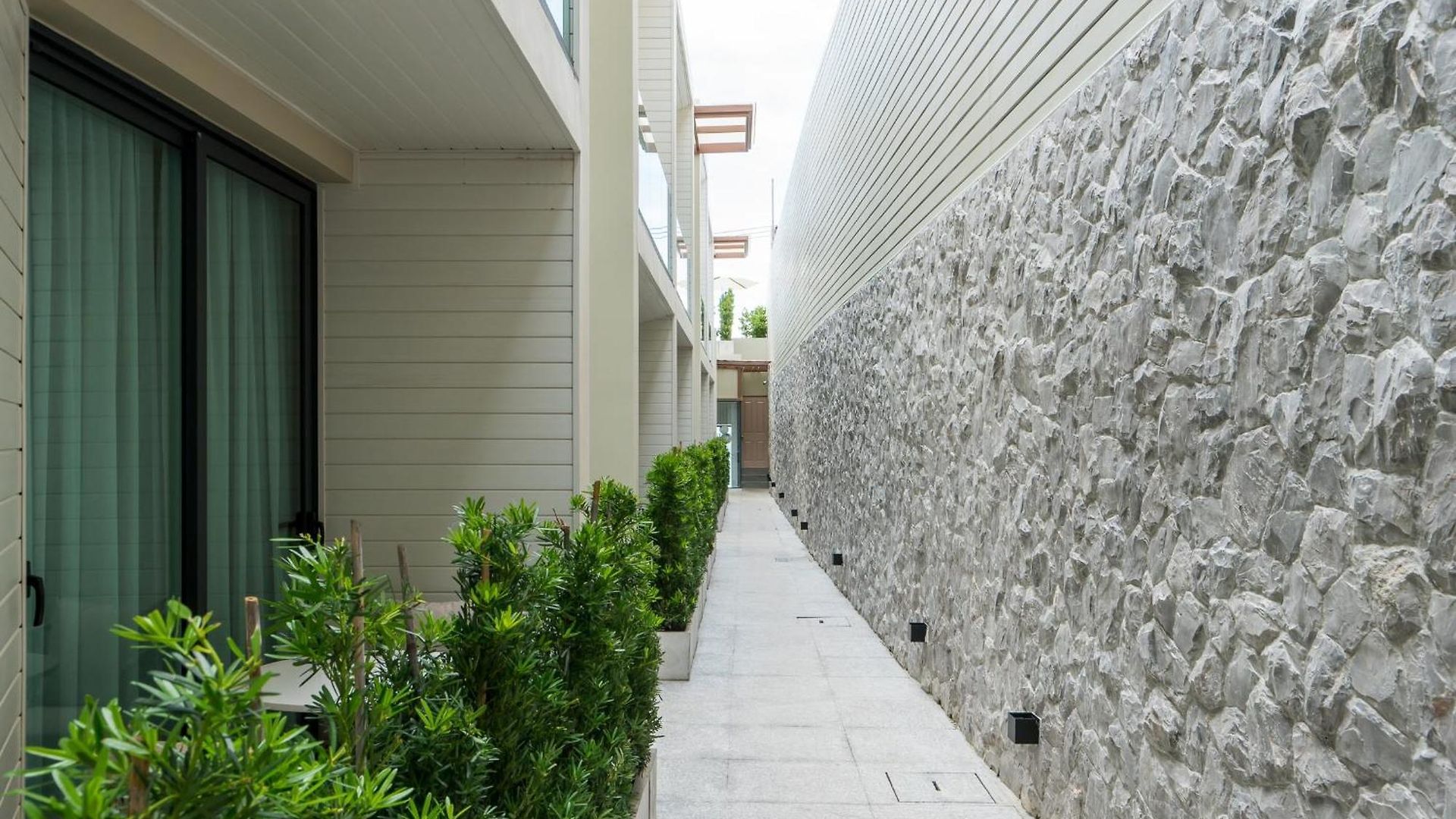 Mila Kohlarn มิ-ลา เกาะล้าน โรงแรม