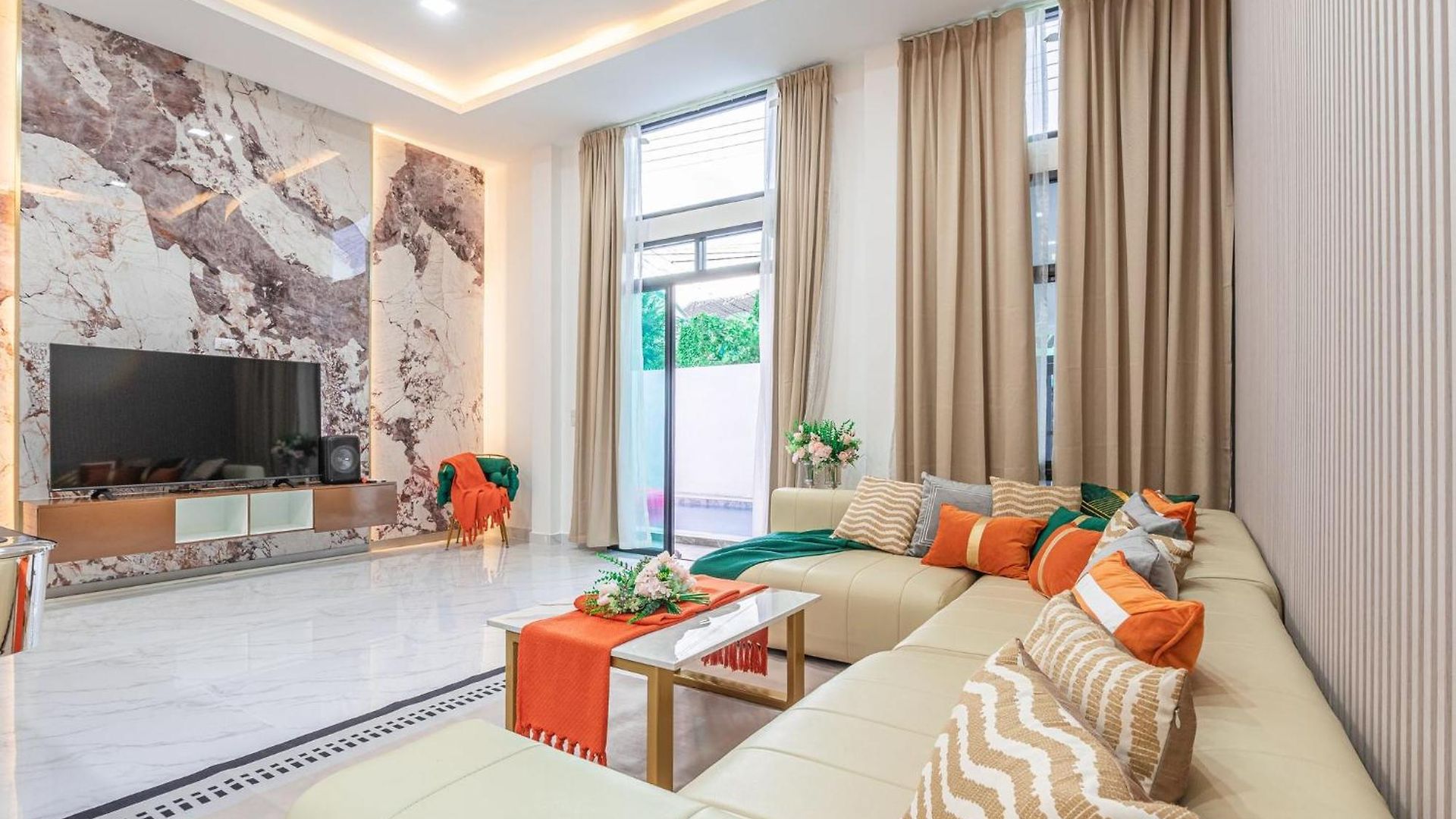 Luxury 3br Private Pool Near Walking Street วิลล่า Pattaya