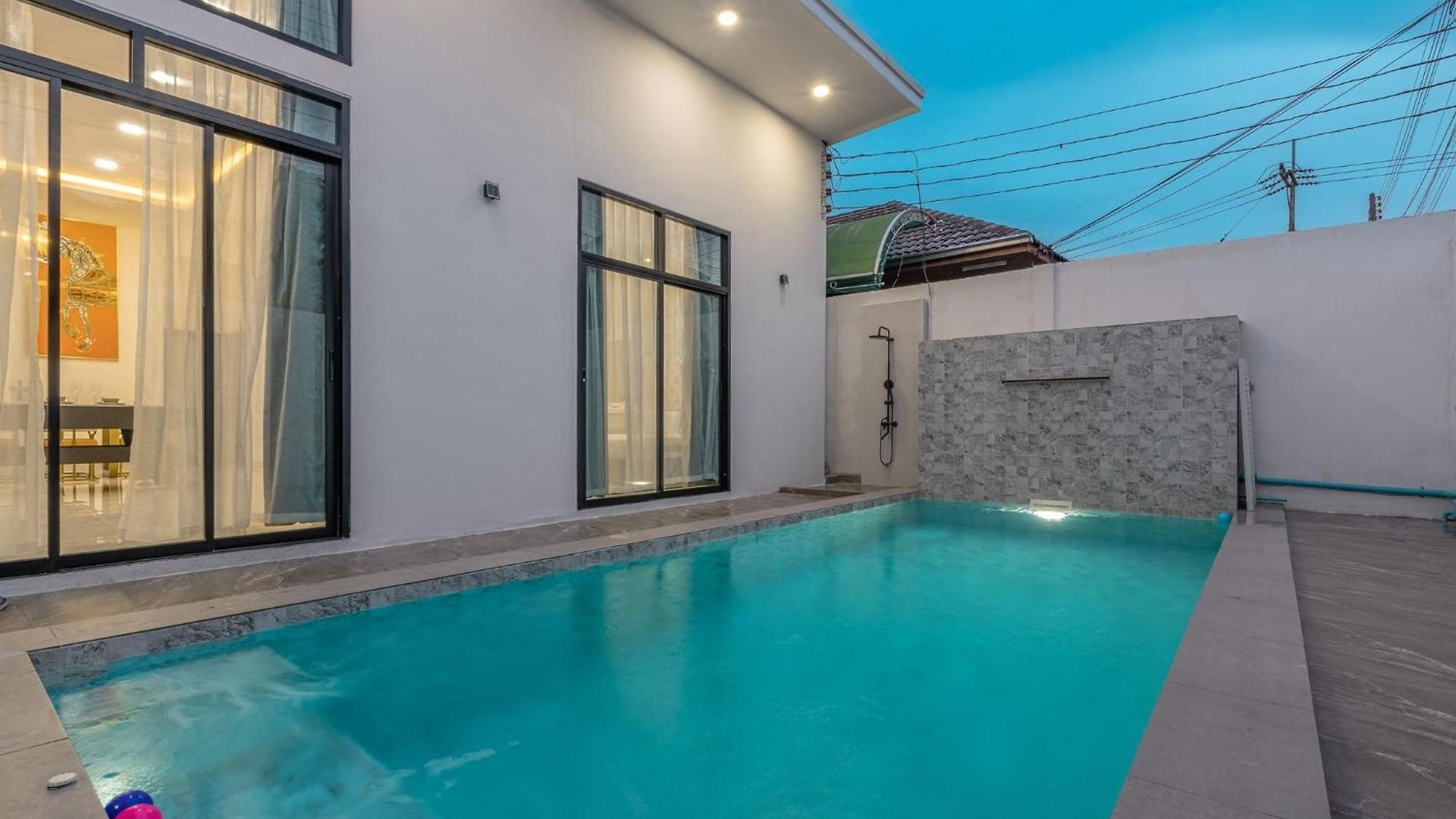 Luxury 3br Private Pool Near Walking Street วิลล่า *