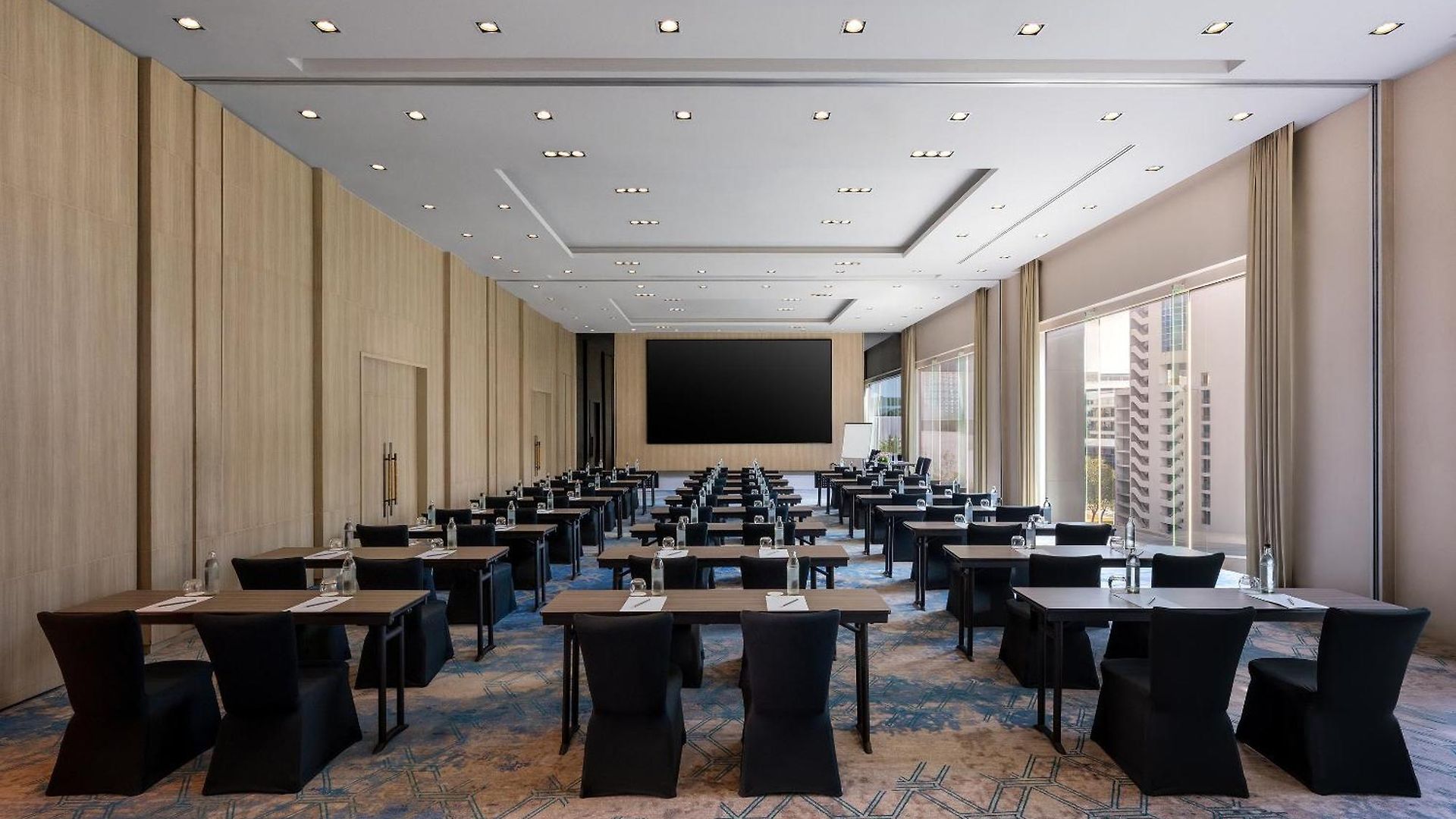 Mercure Ocean โรงแรม 4*