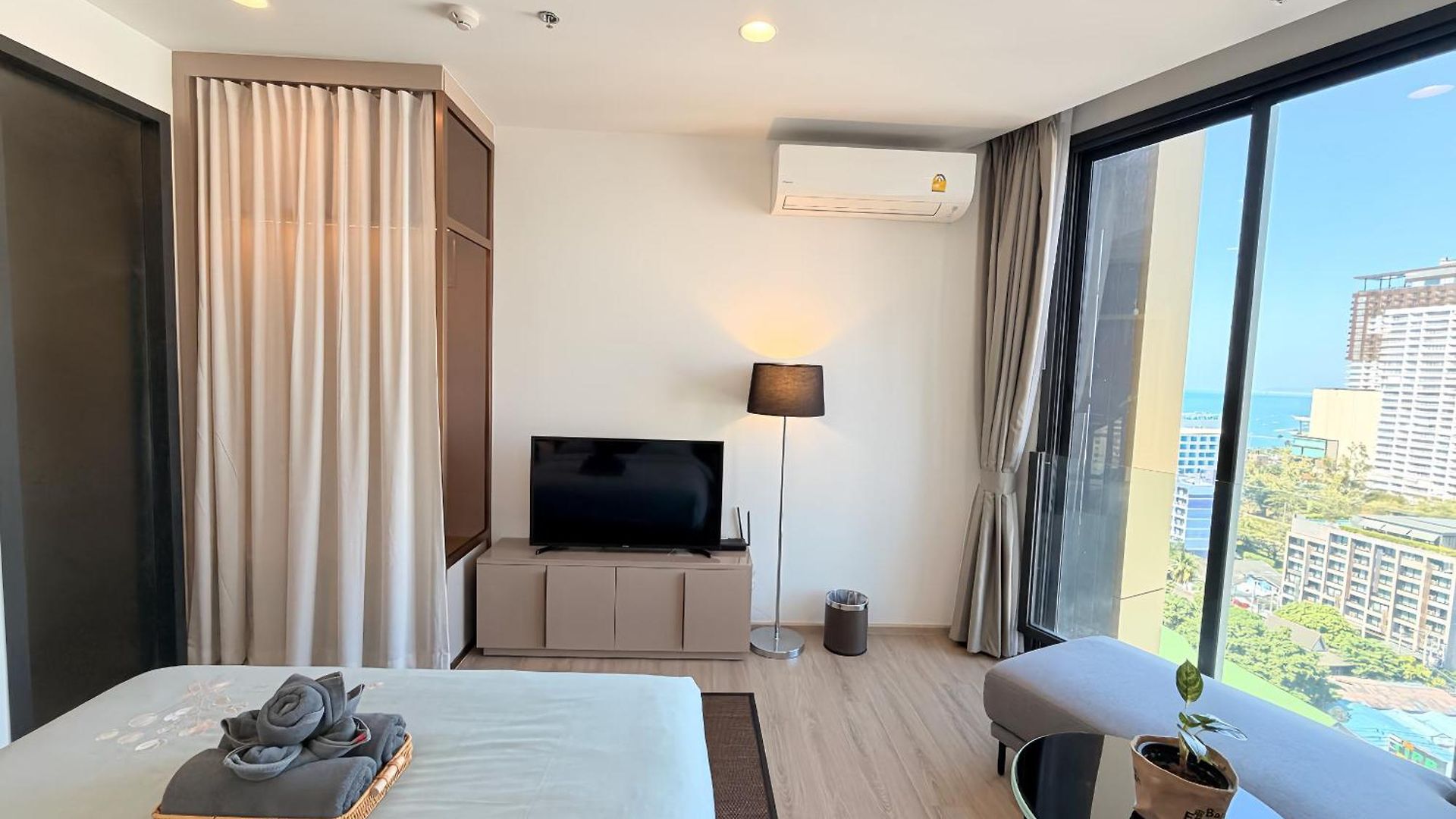อพาร์ทเม้น Edge Oasis Pattaya