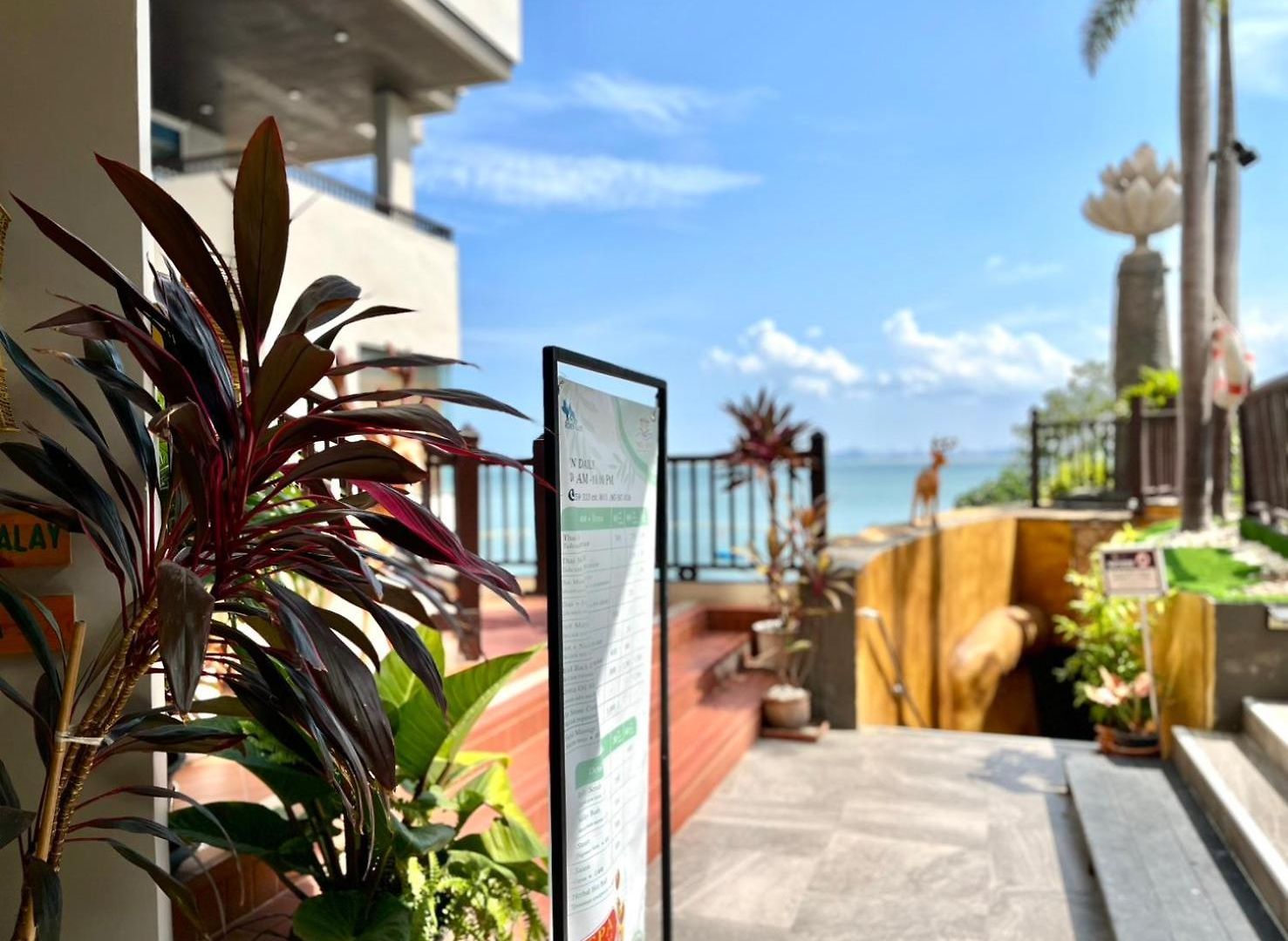 Garden Cliff And 5* Pattaya