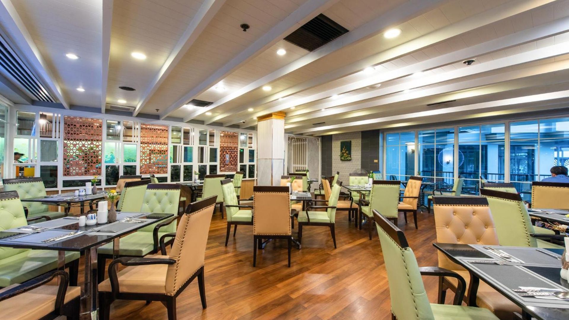 รีสอร์ท Garden Cliff And