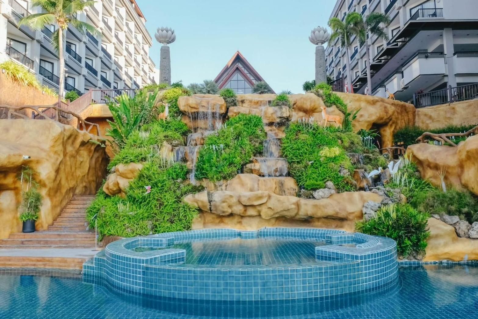 Garden Cliff And Pattaya